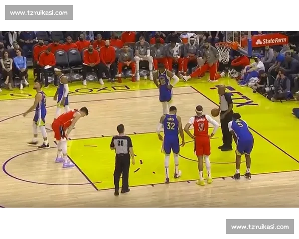 库里火力全开对决火箭强硬防线引爆西部焦点之战赛场风云再起球迷瞩目夜